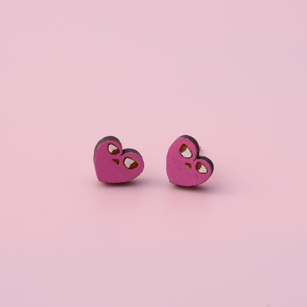 Side Eye Heart Studs - MUKA