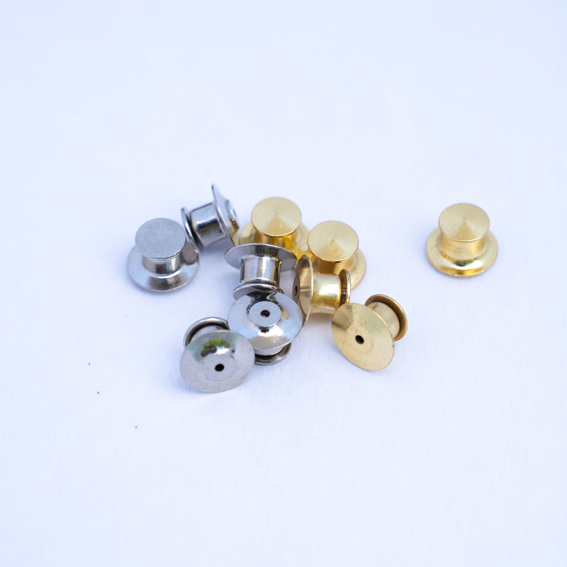 Locking Pin Back - MUKA